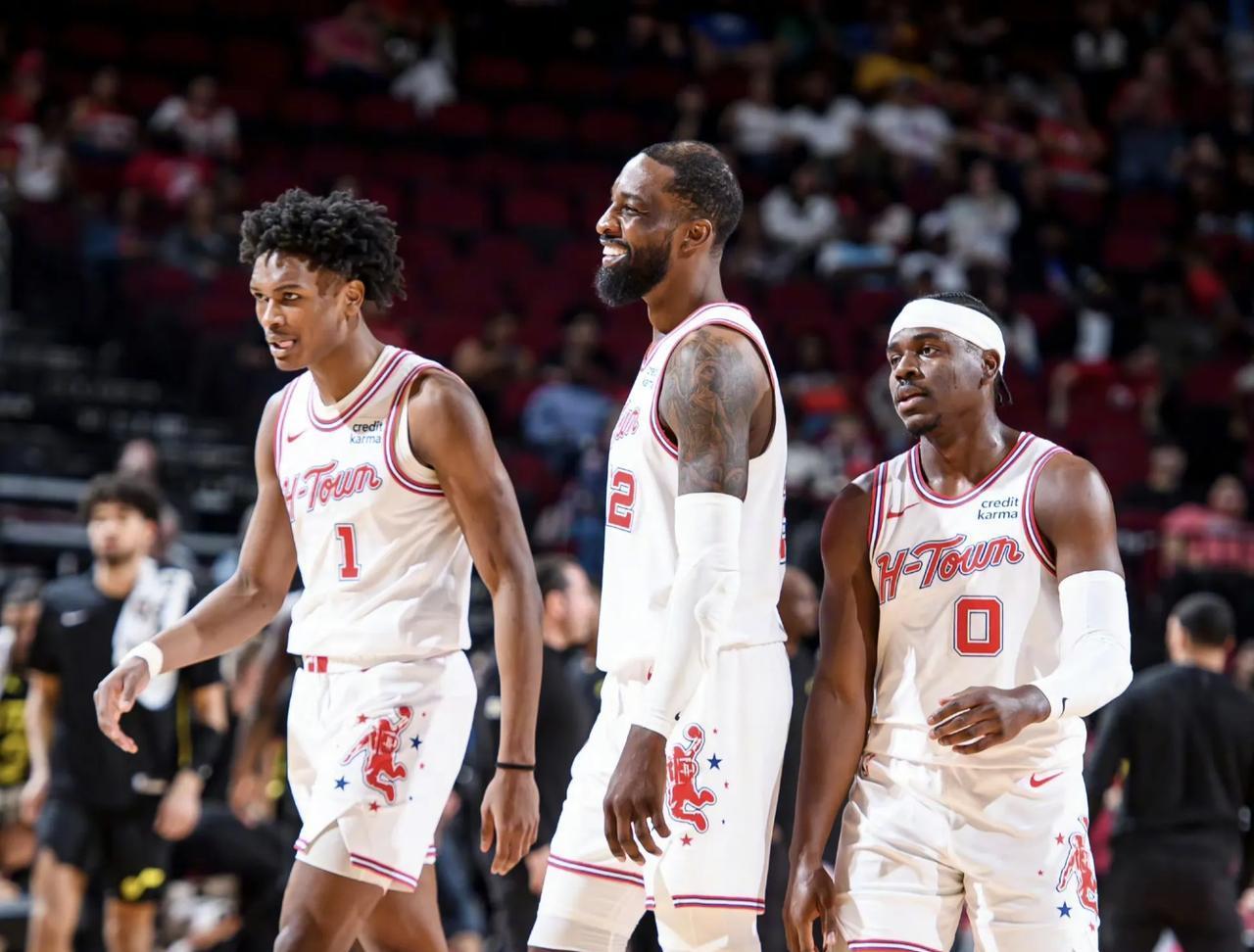 砍三双最年 砍三双最年